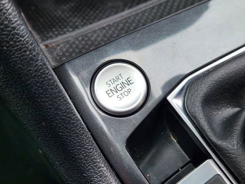 New 2024 Volkswagen Tiguan SE image 16