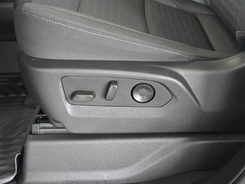 Used 2025 Chevrolet Silverado 1500 LT Trail Boss w/ Convenience Package II AWD/4WD image 24