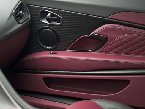 Used 2023 Aston Martin DBS Coupe image 19