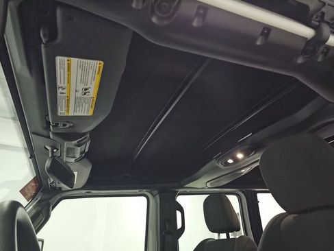 Used 2024 Jeep Wrangler Sport image 11