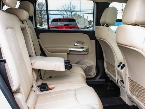 Used 2022 Mercedes-Benz GLB 250 4MATIC image 40