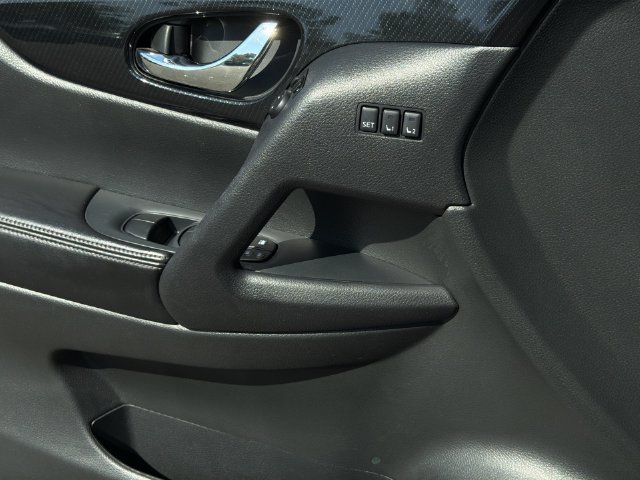 Used 2019 Nissan Rogue SL w/ Premium Package FWD image 35