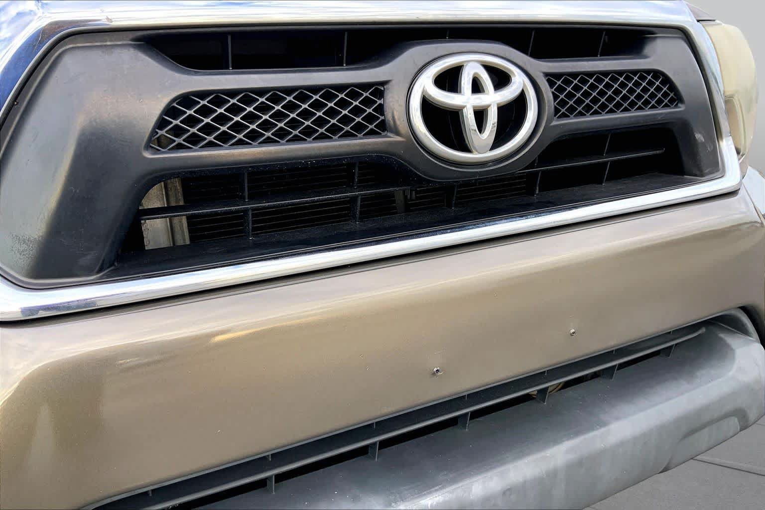 Used 2013 Toyota Tacoma PreRunner w/ SR5 Pkg RWD image 28