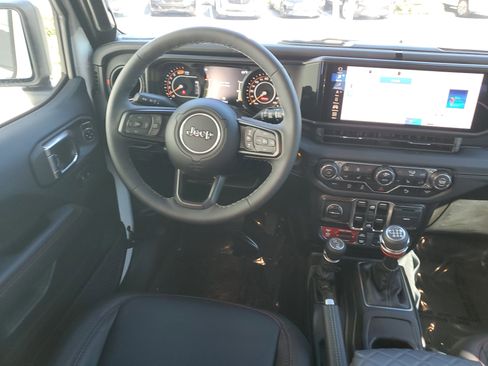 Used 2025 Jeep Wrangler Unlimited Rubicon w/ Safety Group image 11