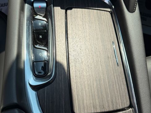 Used 2023 Buick Enclave Avenir w/ Avenir Technology Package FWD image 20