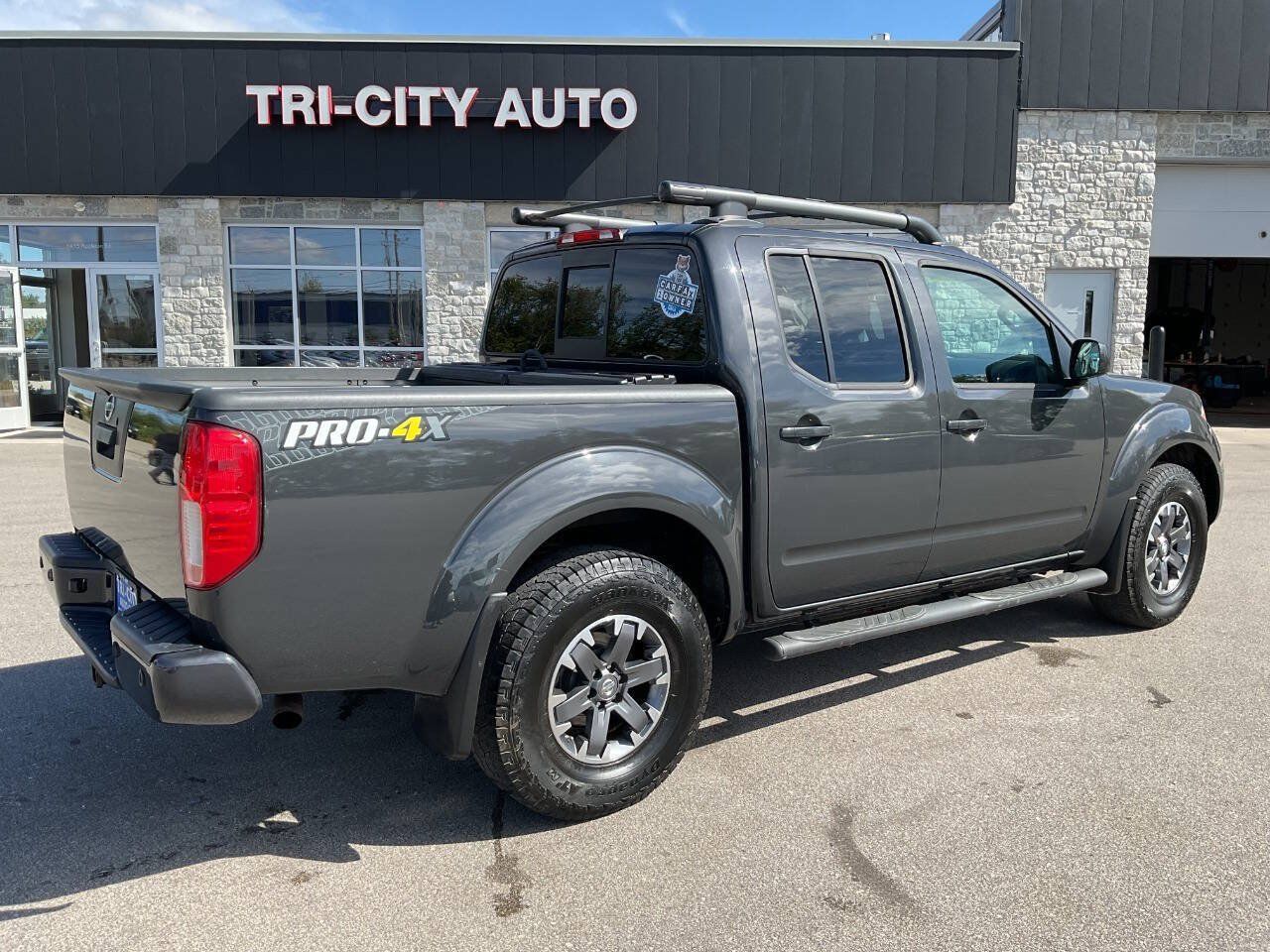 Used 2015 Nissan Frontier PRO-4X w/ Pro-4x Luxury Package AWD/4WD image 7