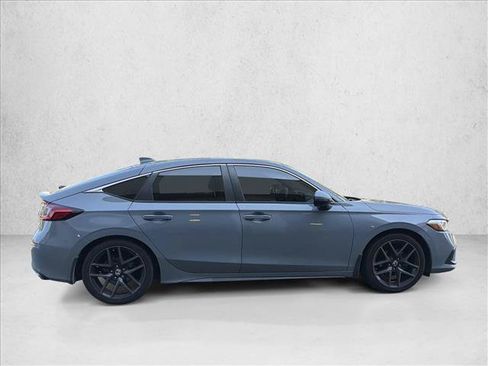 Used 2022 Honda Civic Sport Touring image 4
