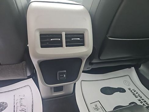 Used 2022 GMC Terrain SLT image 19