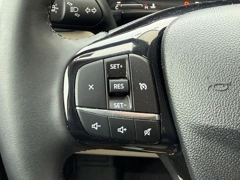 Certified 2022 Ford Escape SE w/ Cold Weather Package image 15