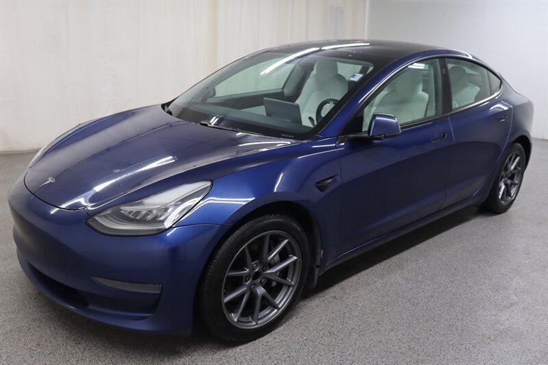 Used 2021 Tesla Model 3 Standard Range Plus RWD image 3