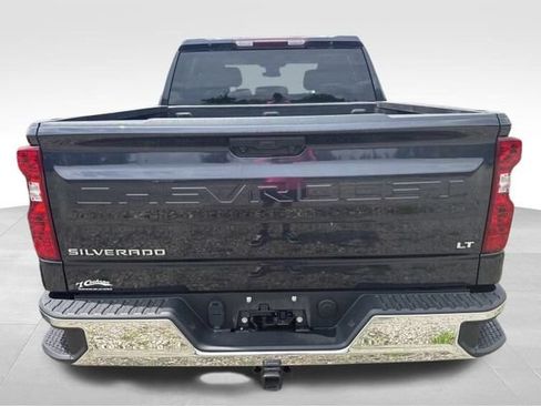 Used 2023 Chevrolet Silverado 1500 LT AWD/4WD image 3
