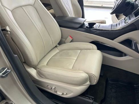 Used 2017 Lincoln MKX Reserve w/ Driver Assistance Package image 30