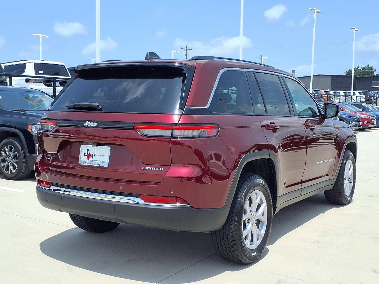 Used 2022 Jeep Grand Cherokee Limited AWD/4WD image 6