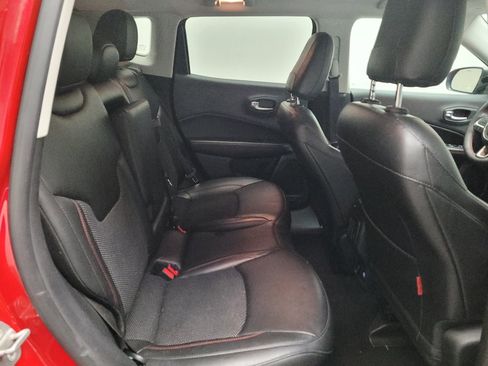 Used 2021 Jeep Compass Trailhawk AWD/4WD image 19