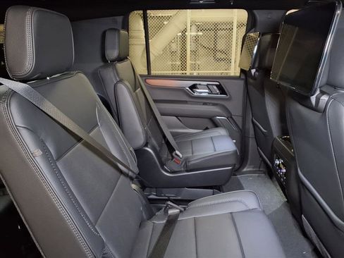 New 2026 GMC Yukon XL Denali w/ Denali Reserve Package image 7