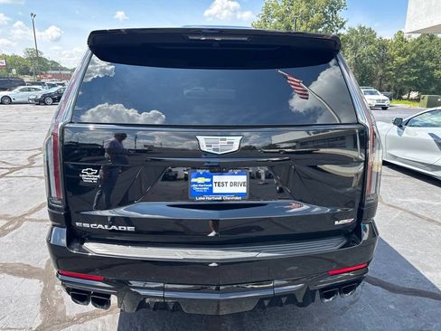 Used 2025 Cadillac Escalade V w/ LPO, Floor Liner Package AWD/4WD image 4