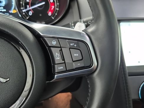 Used 2020 Jaguar F-TYPE Coupe image 21