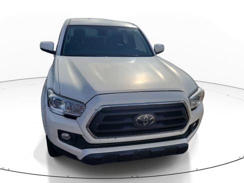 Used 2021 Toyota Tacoma SR5 RWD image 2