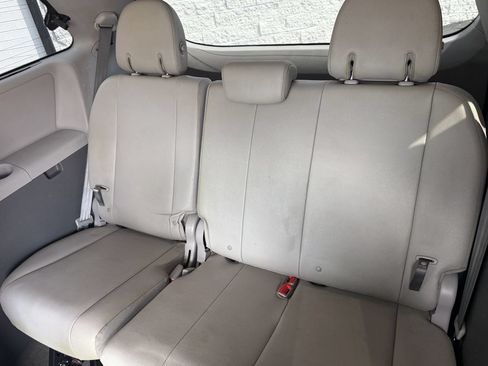 Used 2017 Toyota Sienna XLE AWD/4WD image 13