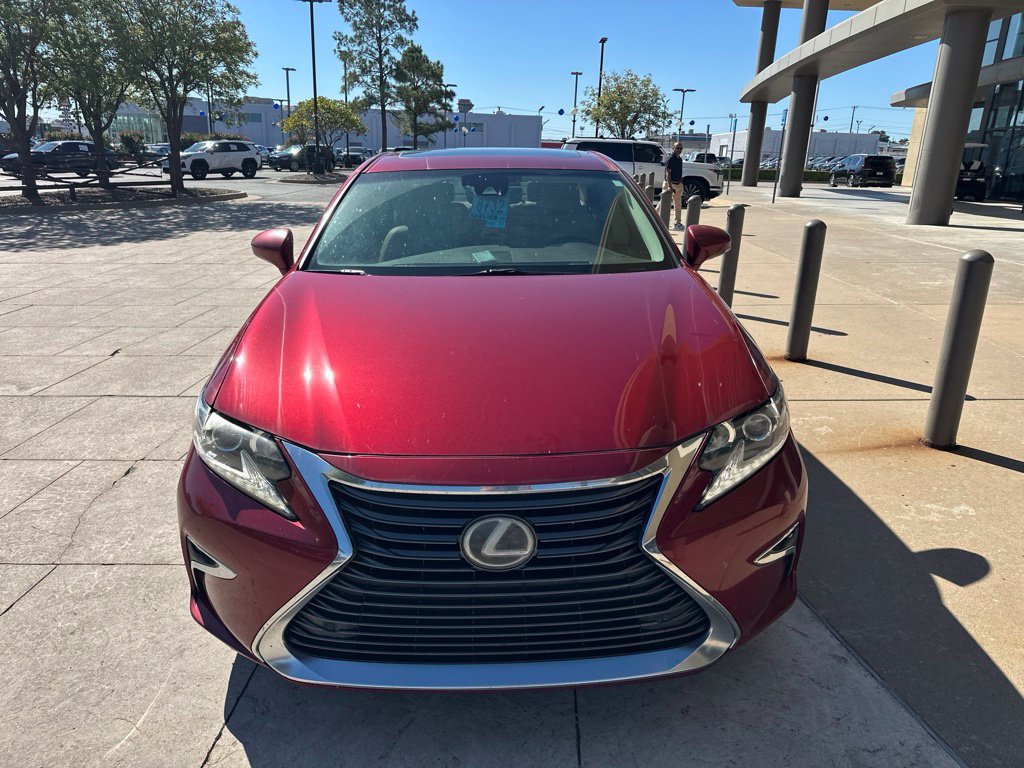 Used 2017 Lexus ES 350 w/ Premium Package FWD image 2