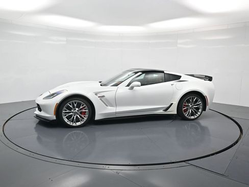 Used 2016 Chevrolet Corvette Z06 w/ 3LZ Preferred Equipment Group image 2