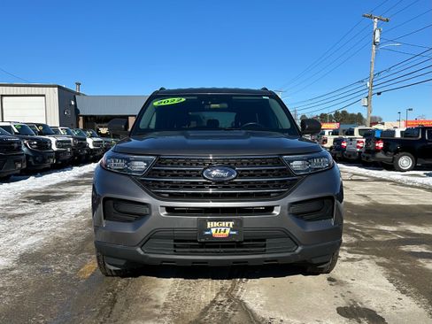 Used 2022 Ford Explorer XLT w/ Class IV Trailer Tow Package image 8