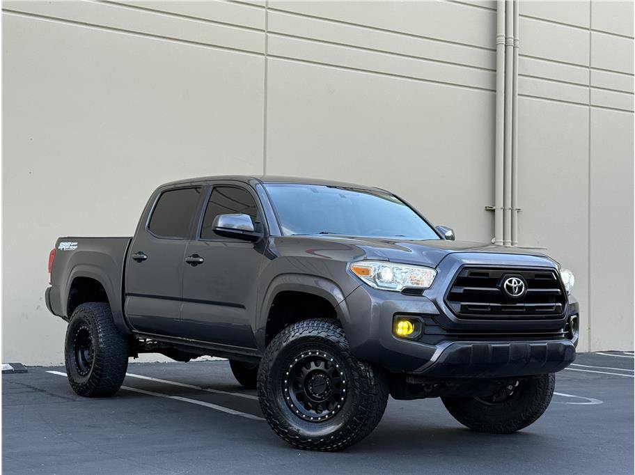 Used 2017 Toyota Tacoma SR w/ Tow Package AWD/4WD image 22