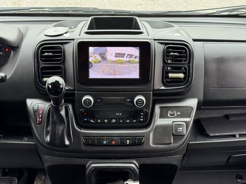 Used 2025 RAM ProMaster 2500 w/ Convenience Group FWD image 20