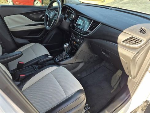 Used 2018 Buick Encore Preferred image 9