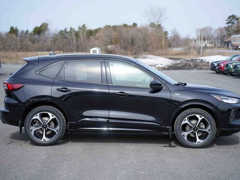 Certified 2023 Ford Escape ST-Line Select w/ Tech Pack #2 image 4