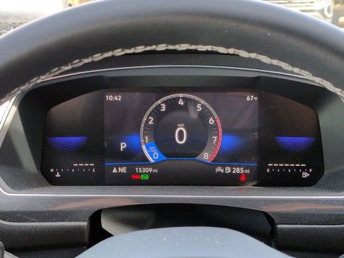 Used 2023 Volkswagen Tiguan SE R-Line image 11