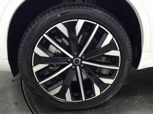 New 2025 Volvo XC90 T8 Plus w/ Protection Package Premier image 8