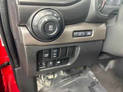 Used 2021 Nissan Titan PRO-4X w/ Pro-4x Convenience Package AWD/4WD image 13