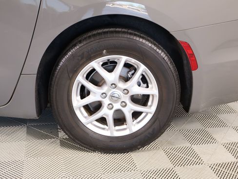 Used 2022 Chrysler Pacifica Touring-L FWD image 19