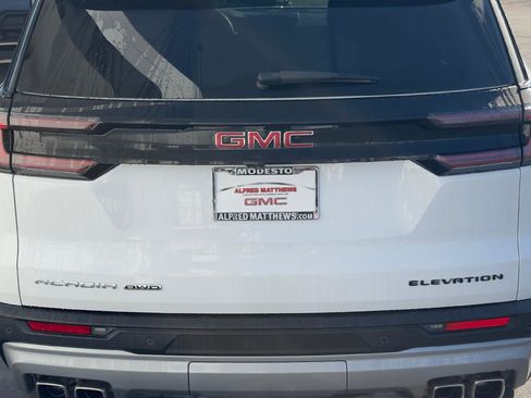 Used 2025 GMC Acadia Elevation image 6