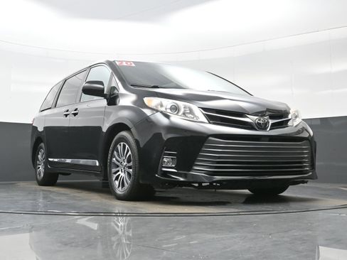 Used 2020 Toyota Sienna XLE FWD image 25