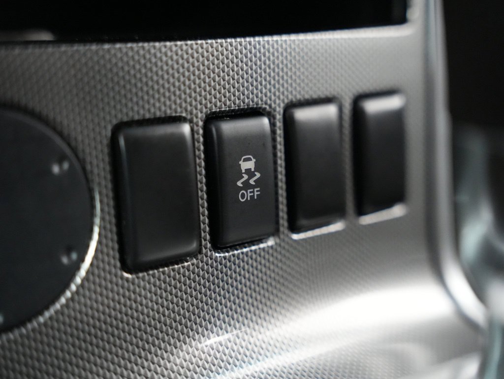 Used 2012 Nissan Pathfinder SV RWD image 25