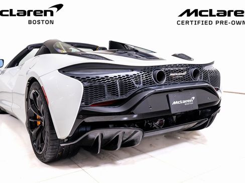 Used 2025 McLaren Artura Spider RWD image 12