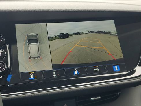 Used 2023 Buick Envision Avenir image 22