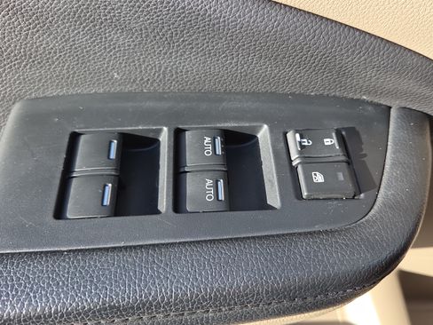 Used 2016 Honda Pilot Touring image 34