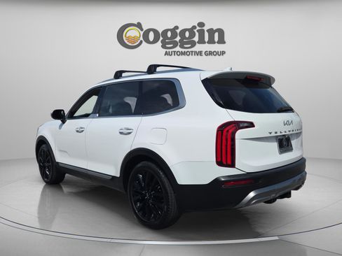 Used 2022 Kia Telluride SX w/ Towing Package FWD image 3