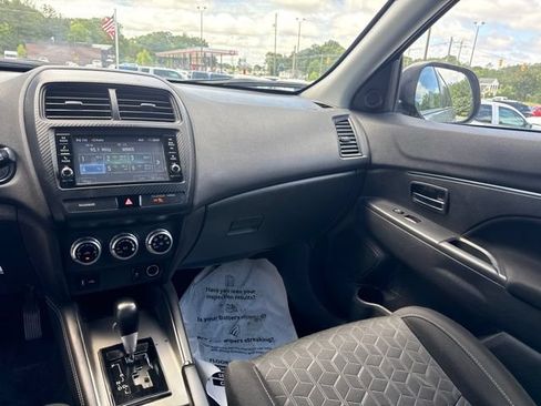 Used 2020 Mitsubishi Outlander Sport Black Edition FWD image 19