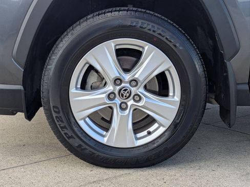 Used 2021 Toyota RAV4 XLE image 11