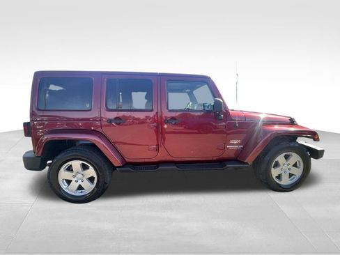 Used 2012 Jeep Wrangler Unlimited Sahara w/ Connectivity Group AWD/4WD image 8