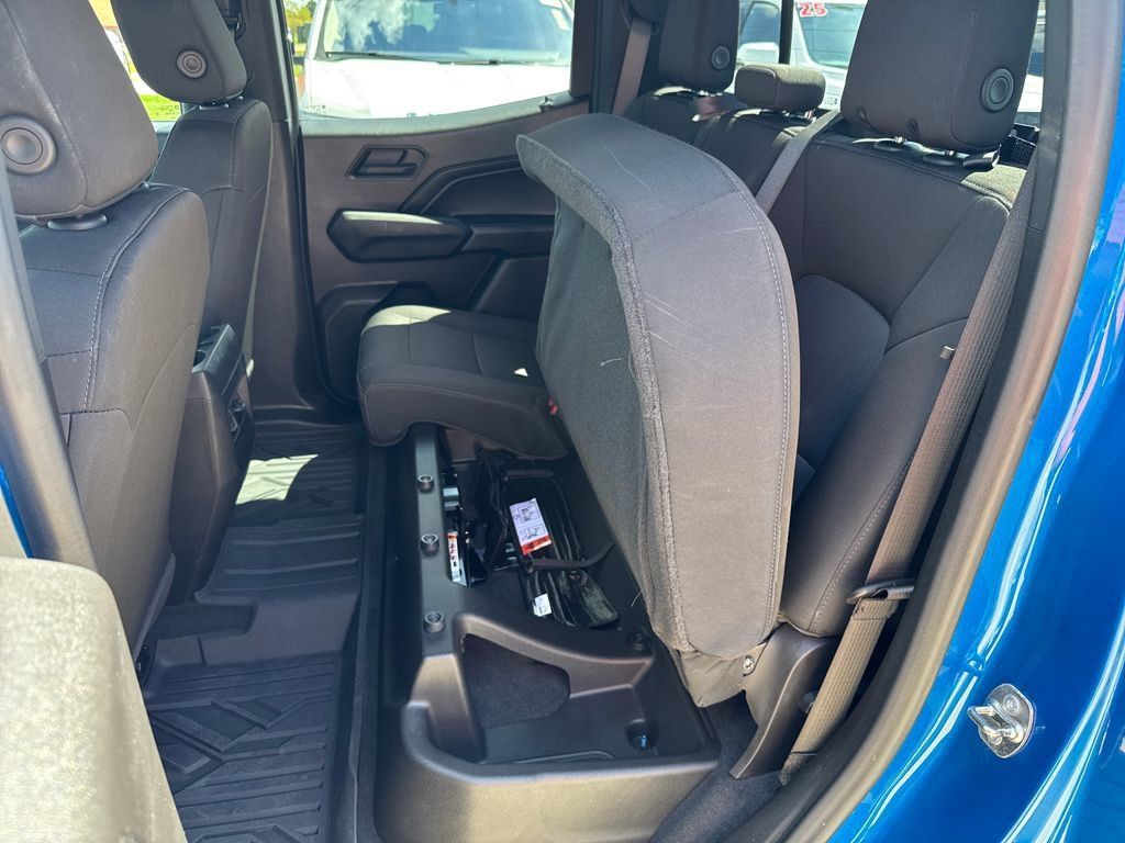 Certified 2024 Chevrolet Colorado Trail Boss w/ Advanced Trailering Package AWD/4WD image 37