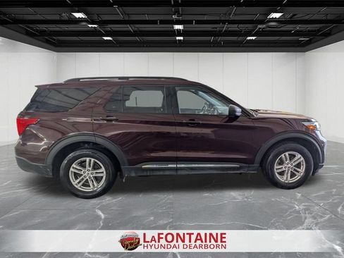 Used 2022 Ford Explorer XLT w/ Equipment Group 202A AWD/4WD image 6