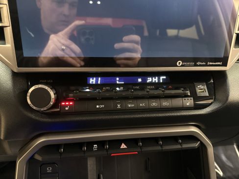 Used 2022 Toyota Tundra SR5 w/ SR5 Premium Package image 37