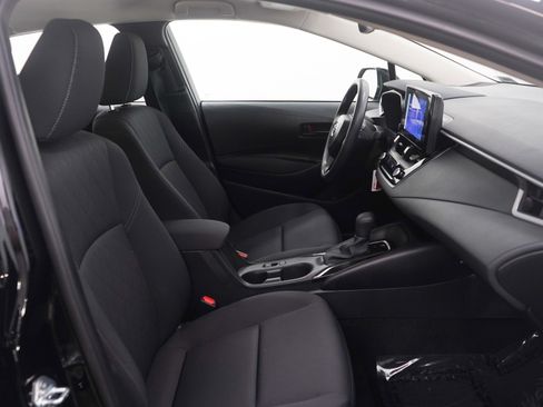 Used 2025 Toyota Corolla LE FWD image 13