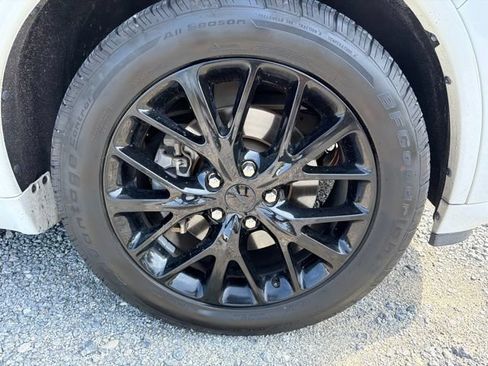 Used 2016 Dodge Durango R/T w/ Blacktop Package RWD image 10