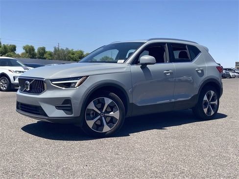New 2025 Volvo XC40 B5 Core w/ Protection Package Premier image 2